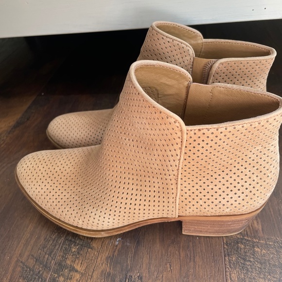 Lucky Brand Shoes - 🎉🎉🎉🎉LUCKY BRAND BOOTIES 8.5